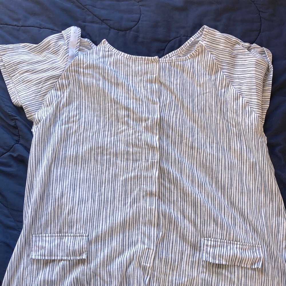 Kindred Bravely Blue and White Hospital Gown
